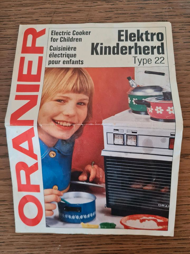 Kleiner elektrischer Kinderherd aus den 70zigern in Hamburg