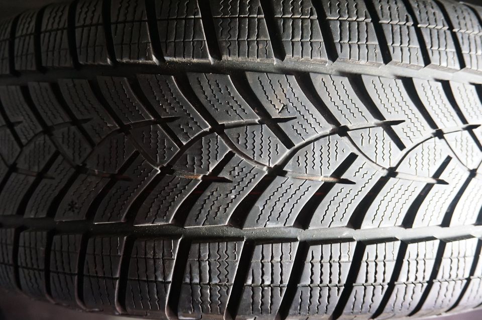 BMW X3 G01 X4 G04 235/55R18 Winterräder Winterreifen Z303 in Nagold