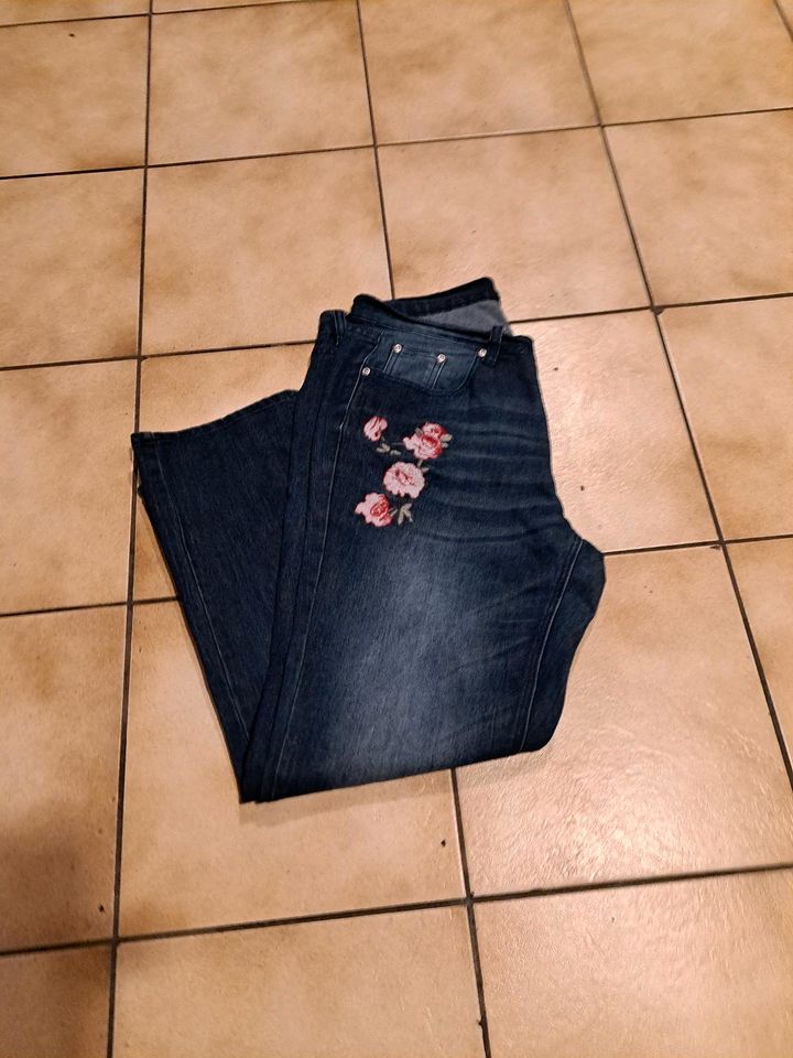 Damen Jeans von Janina. Gr 44-46 mit Stickerei in Kuppenheim