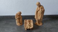 Schnitzfiguren Maria und Josef mit Jesus in der Krippe aus Holz Bayern - Fürstenfeldbruck Vorschau