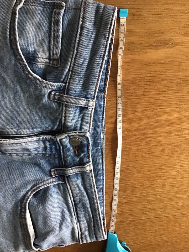 Zara Jeans Jugend männlich blau S in Würselen