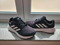 Adidas Sportschuhe 43 1/3 Hessen - Knüllwald Vorschau
