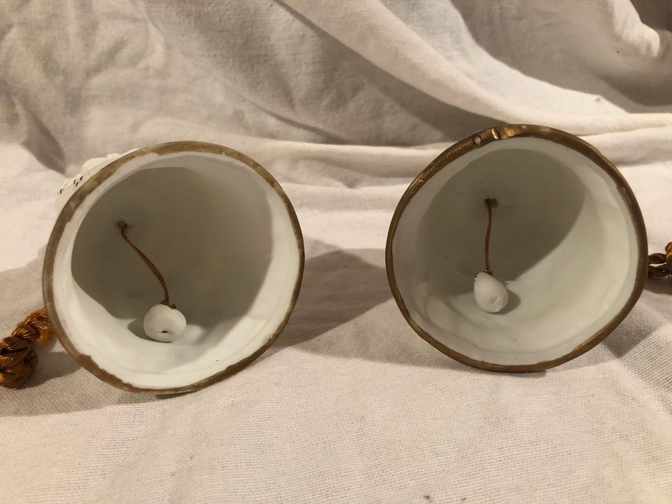 NEU: Weiße Glocken aus Keramik (2 Stück) in Hausach