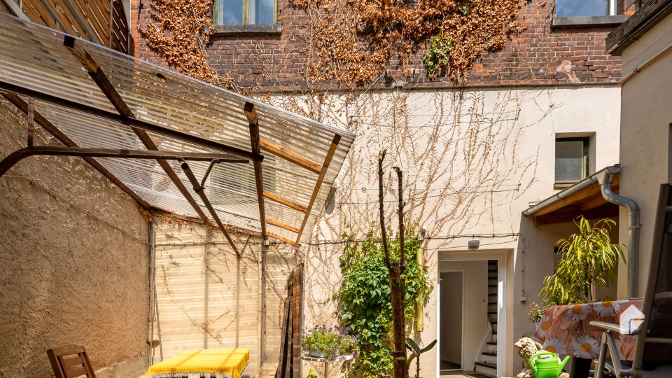 Für Investoren! Mehrfamilienhaus mit 3 WE's, Einbauküchen und Balkon in vorteilhafter Lage in Gronau (Leine)
