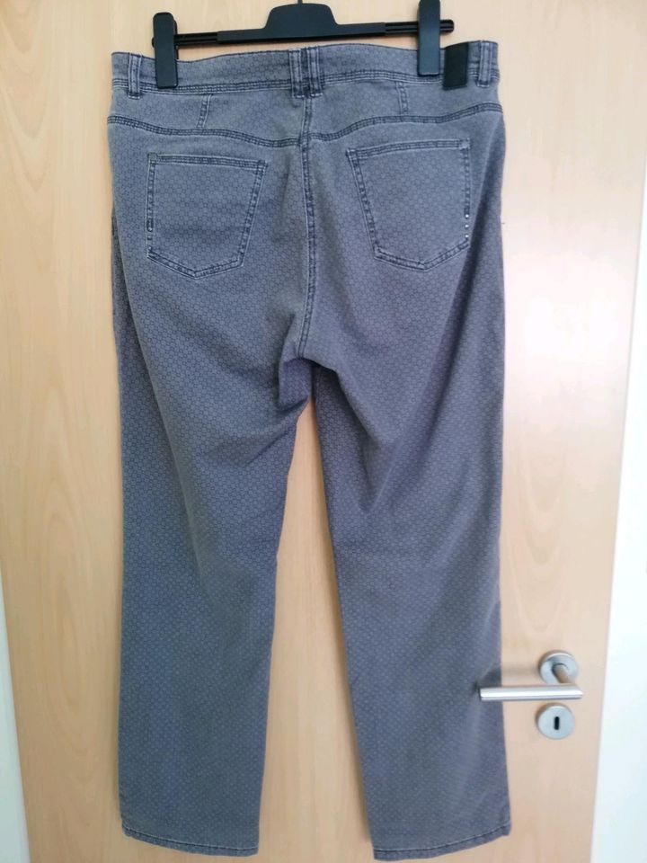 # # Bonita Damen Jeans, Gr. 46, grau gemustert ## in Bielefeld