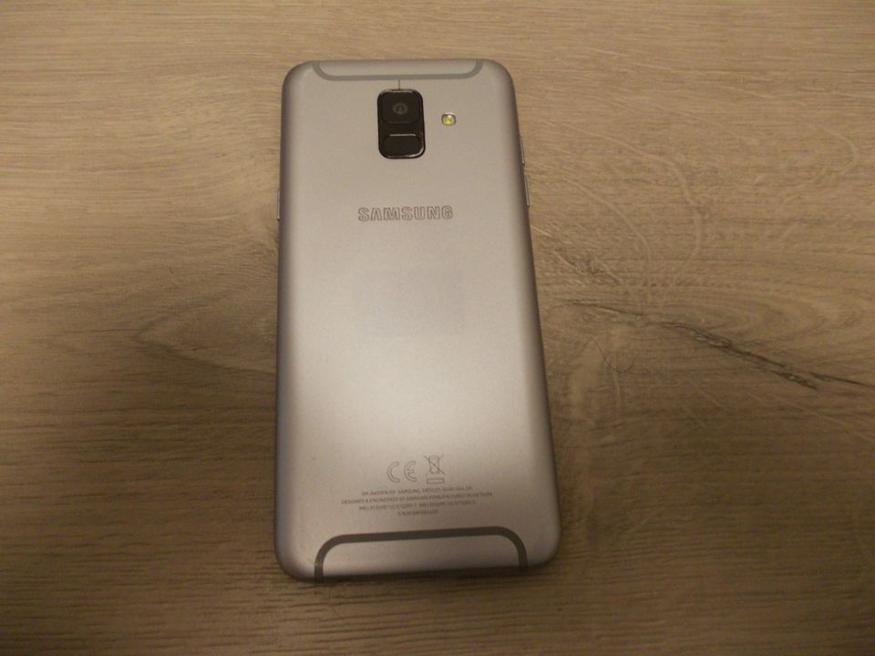 Samsung Galaxy A6 . DUAL SIM .32 GB. 3 GB Ram zu verkaufen in Hamburg