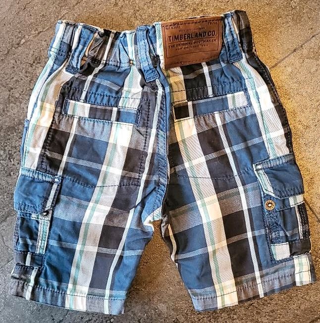 Kurze Hosen Shorts Latzhose Timberland  Gr. 68 in Lübeck