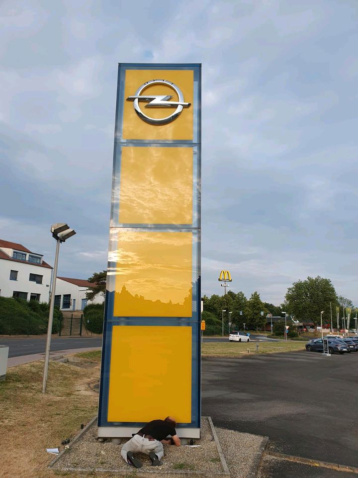 Opel Pylon in Felsberg