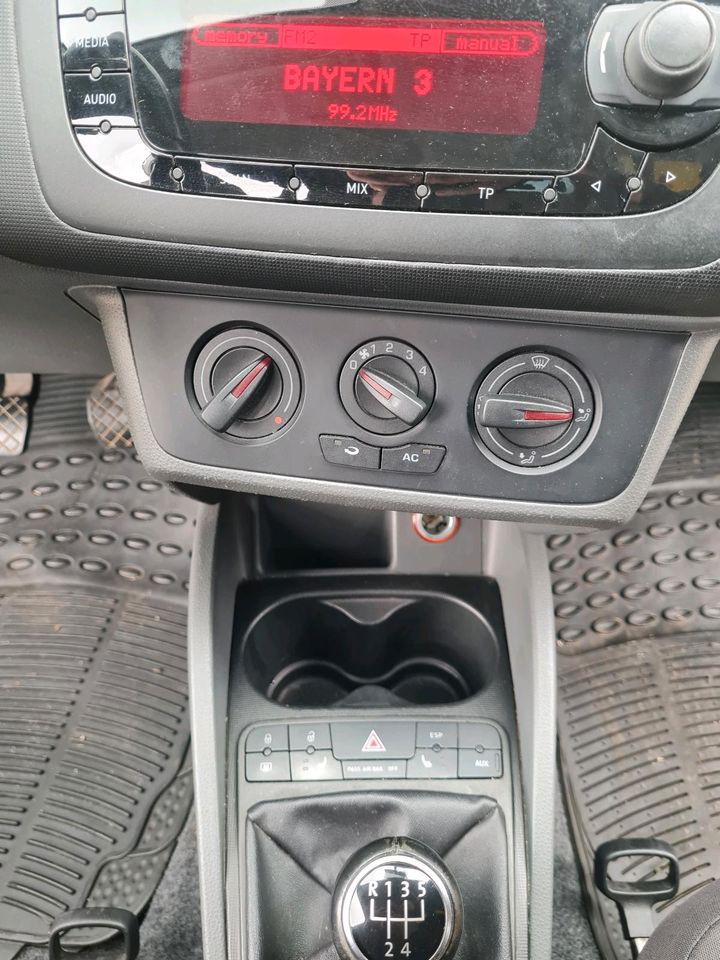 Seat Ibiza Tüv 06/25, 8× bereift (so gut wie neu) kein Skoda, VW in Peißenberg