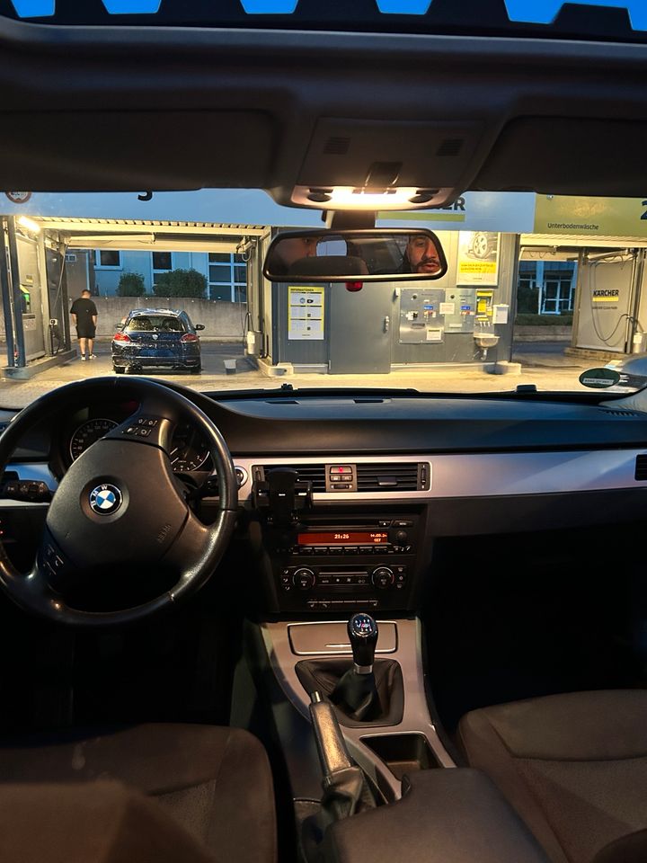 Mein Auto BMW 320i in Heilbronn