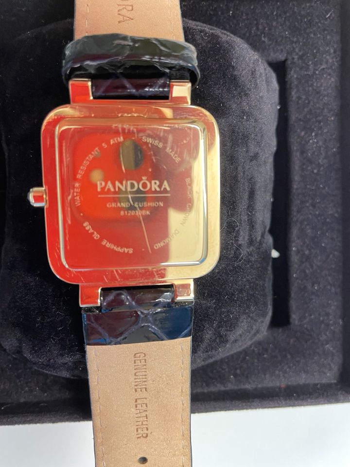 Pandora Grand Cushion Armbanduhr in Hamburg