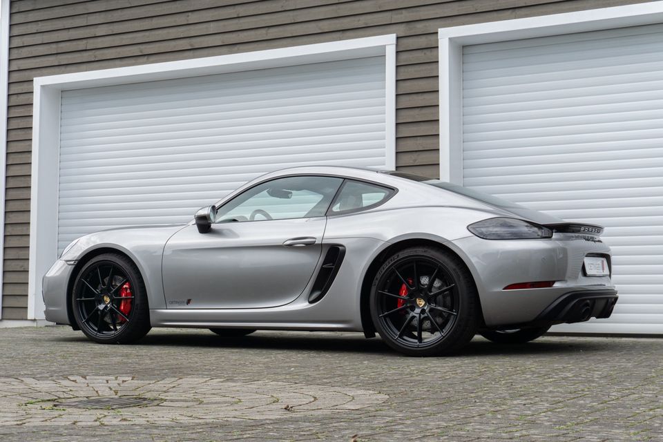 Porsche Cayman GTS 4.0 Schalensitze PDK PASM PDLS ex VAT 83.7 k in Hamburg