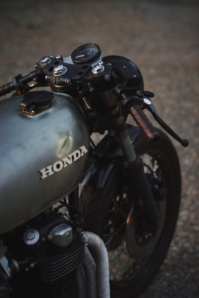 Honda CB 550 F 1976 Cafe Racer Brat Style in Bitz