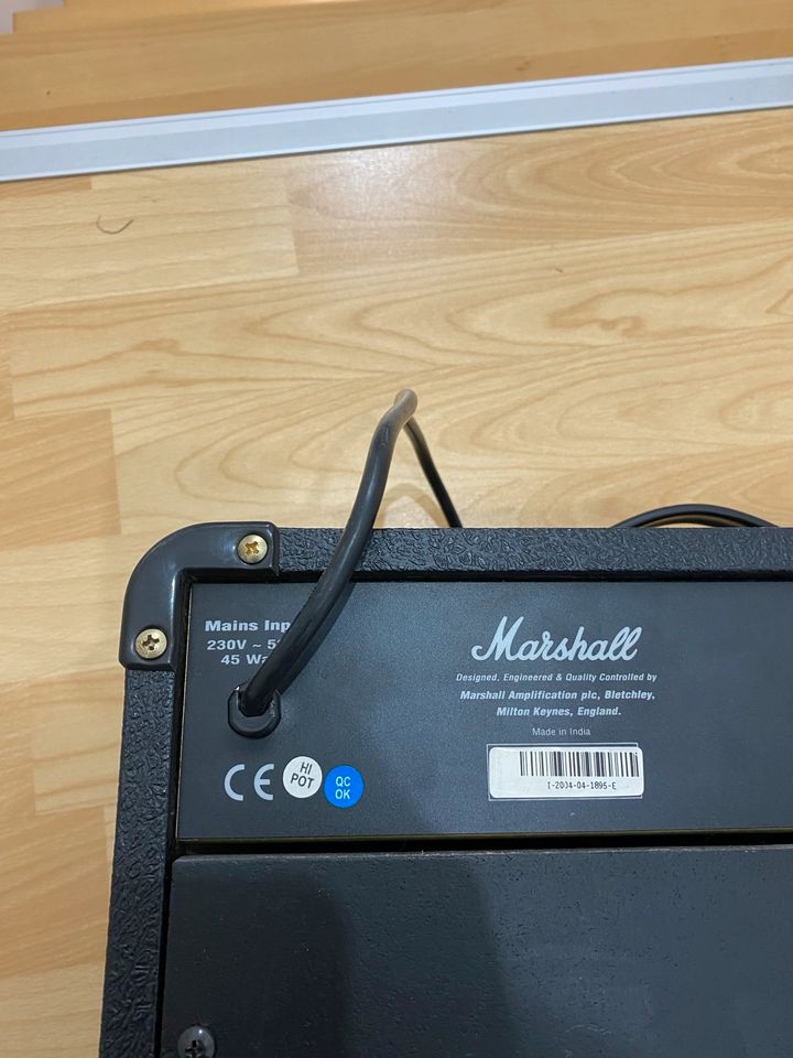 Fender E Gitarre Squier Mini  Tasche + Verstärker Marshall Kinder in Dortmund