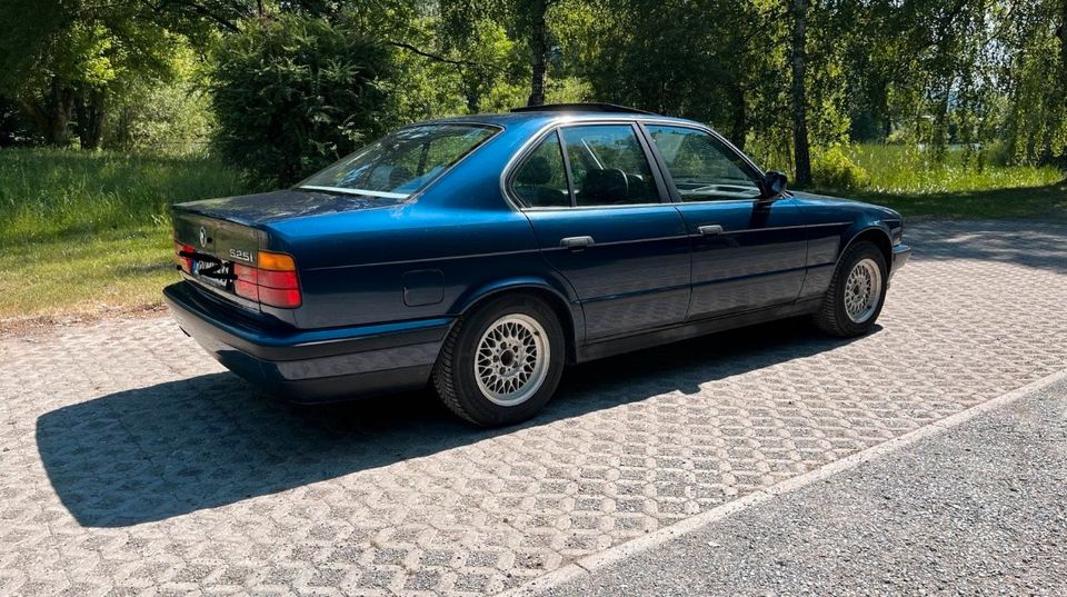 BMW E34 525i ohne Vanos Tausch Crypto/Uhr in Karben