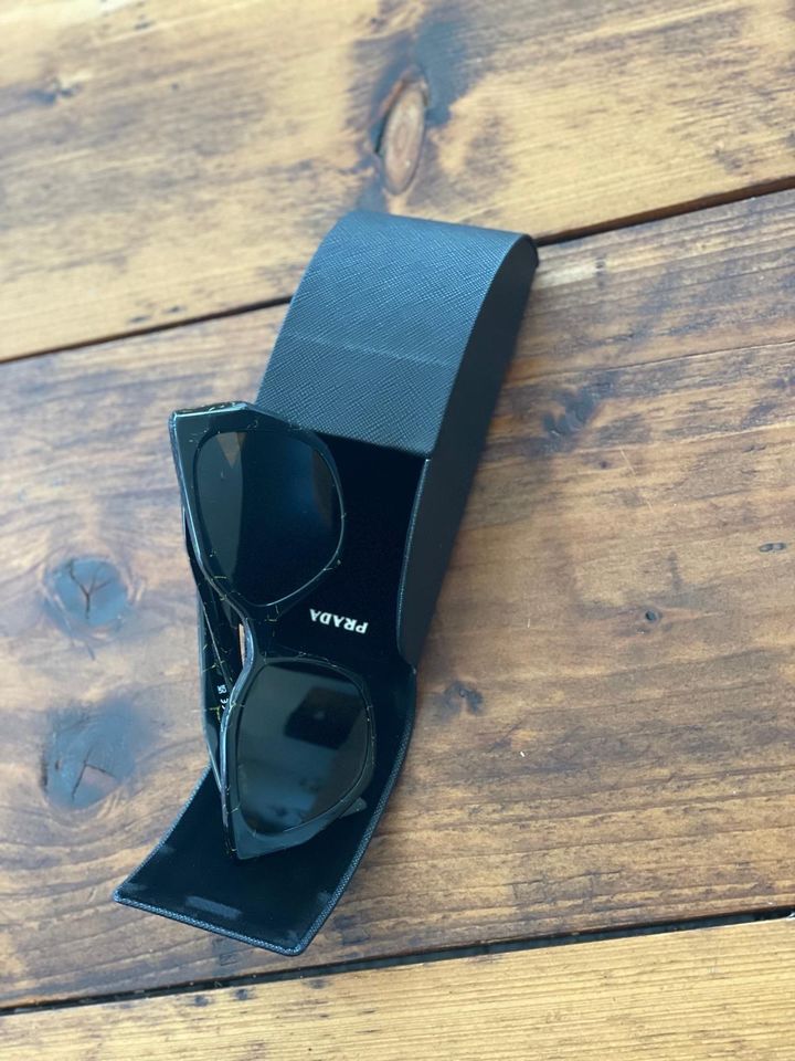 PRADA Sonnenbrille PR 19ZS in Witten