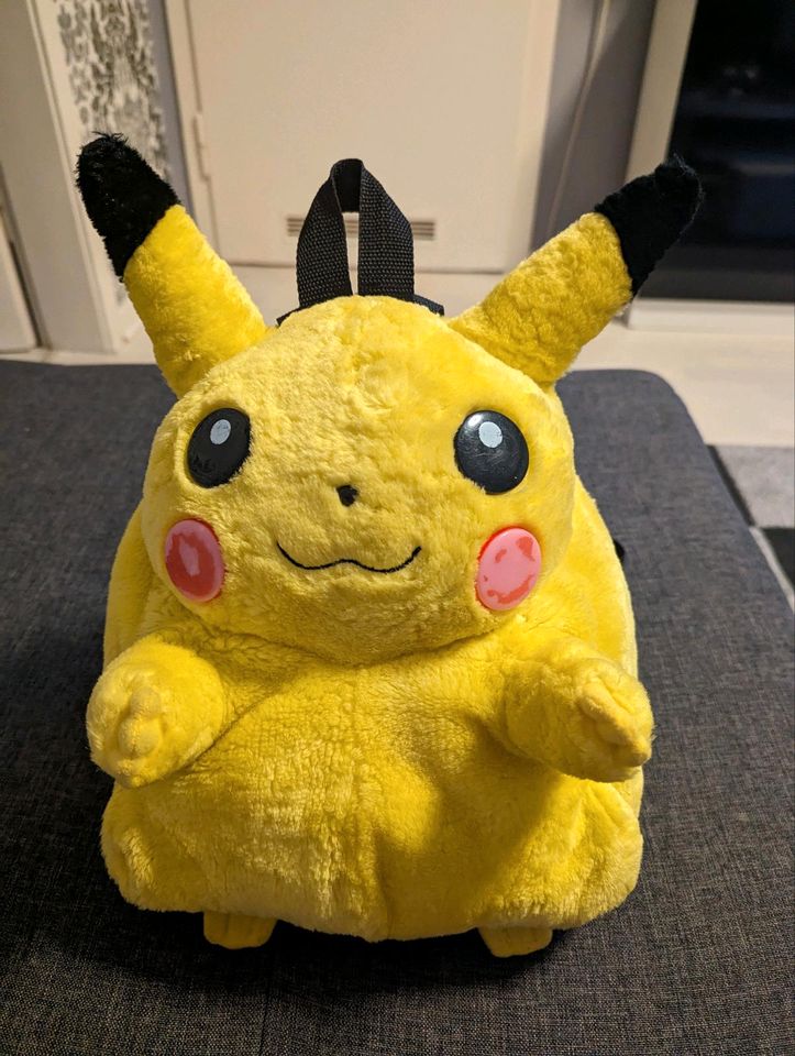 Süßer Pikachu Rucksack in Bielefeld