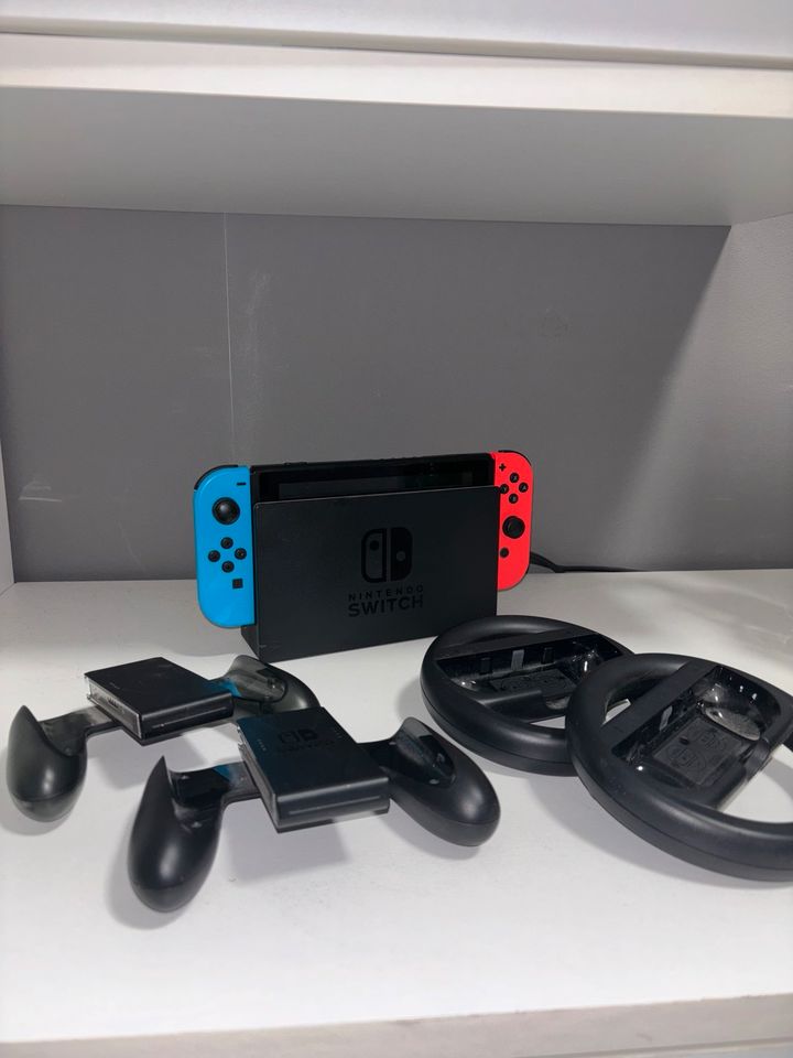 Nintendo Switch und Zubehör in Neuendorf a. Main