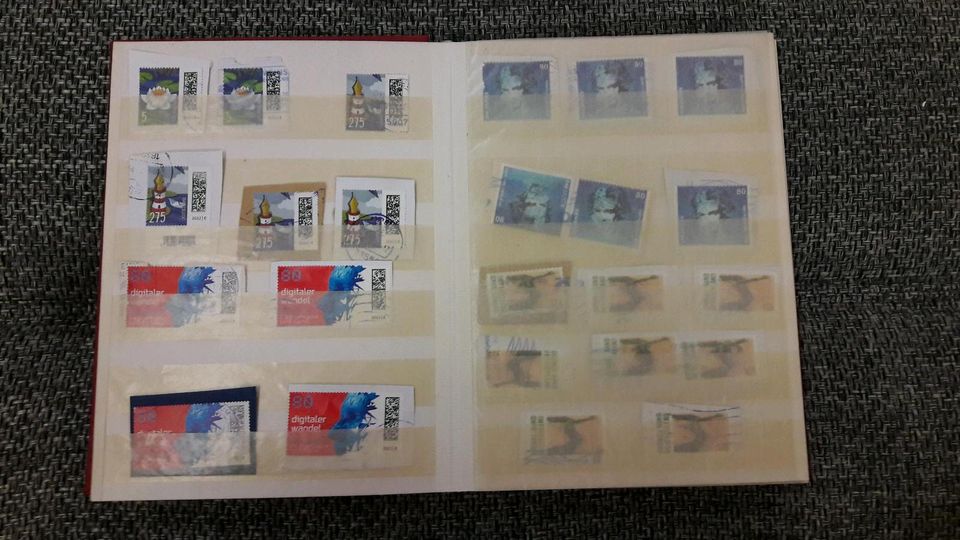 Briefmarken Album + 230 Briefmarken in Raguhn