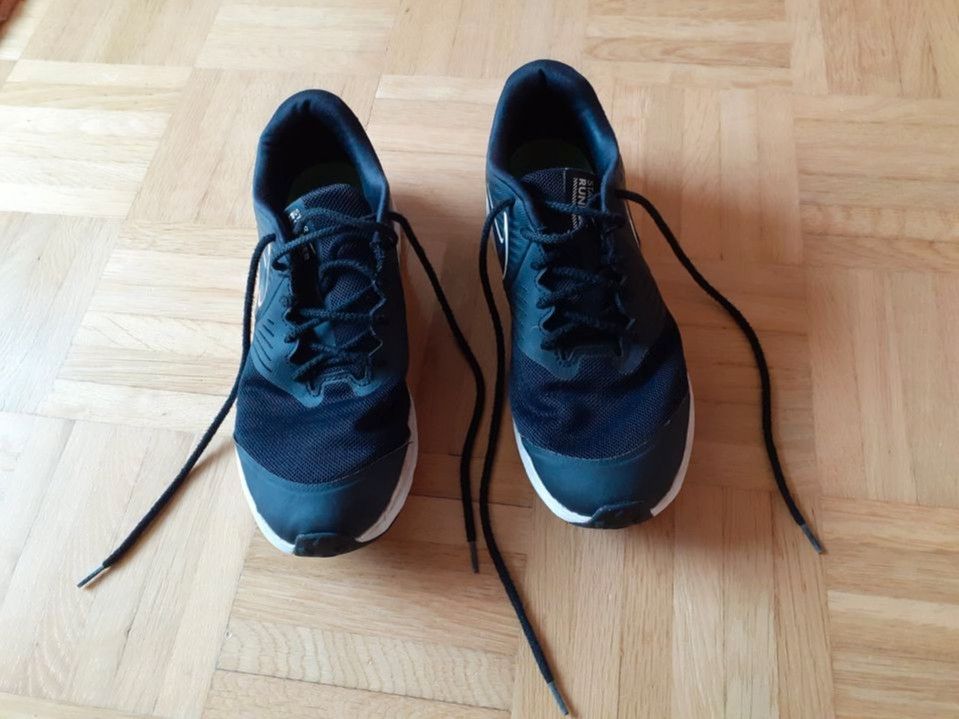 Nike Turnschuhe, Sportschuhe, Gr. 38 in Wenzenbach