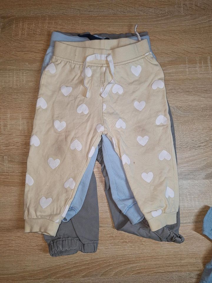 8 Teile Hose Hosen Jeanshosen  80 Baby Kind Kleinkind Paket in Göttingen