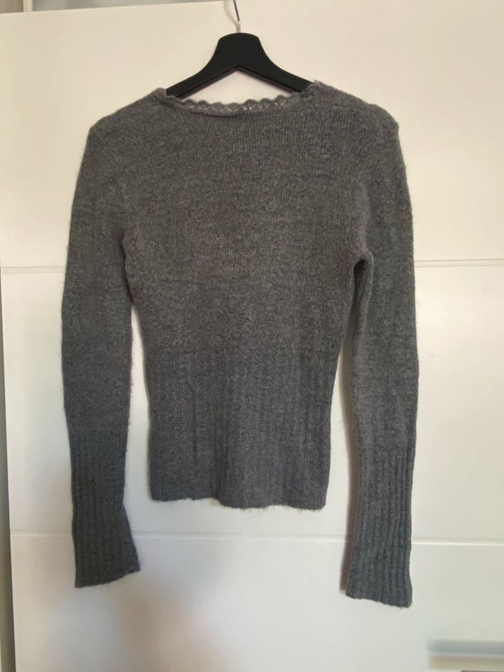 Grauer Pullover / Damenpullover aus Mohair in Größe 34 in Bremen