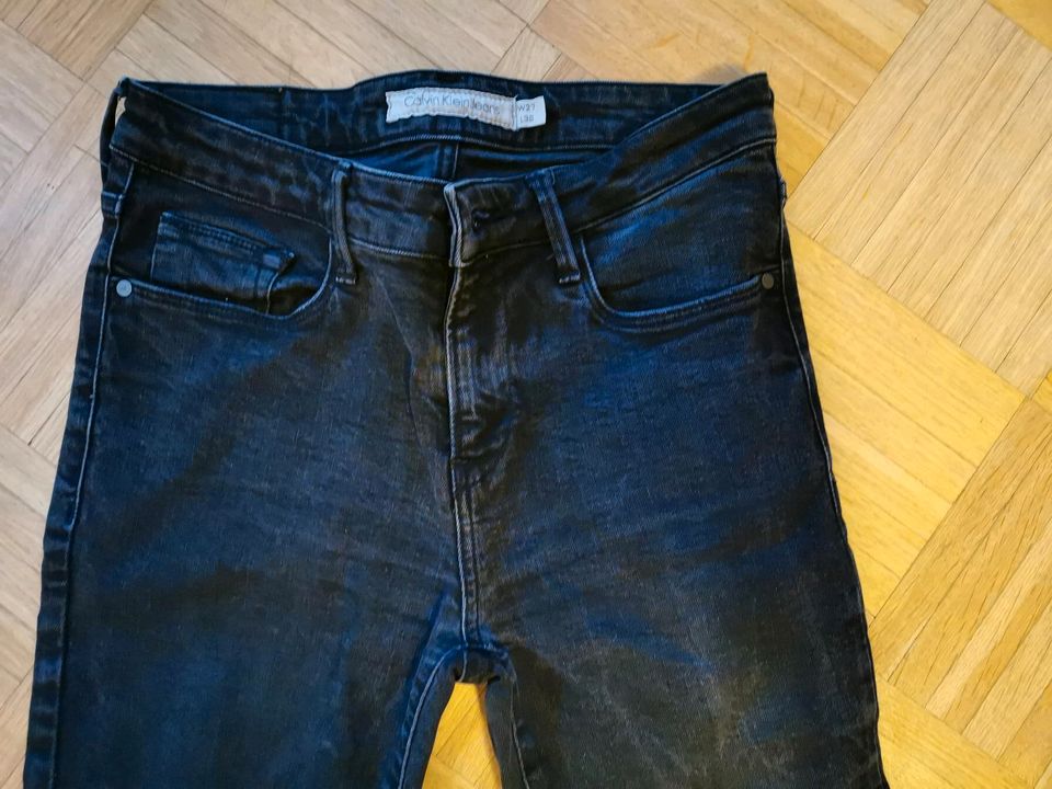 CALVIN KLEIN Jeans W27 L30 Röhrenjeans Skinny schwarz Gr. XS S in Marbach am Neckar