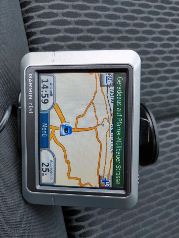 Garmin Navi 320-002239-22 funktionsfähig in Rötz