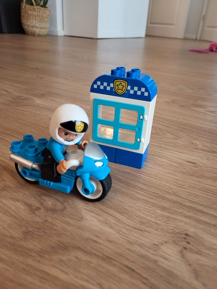 Lego Duplo Polizeimotorrad 10900 8 Teile 2+ in Barßel