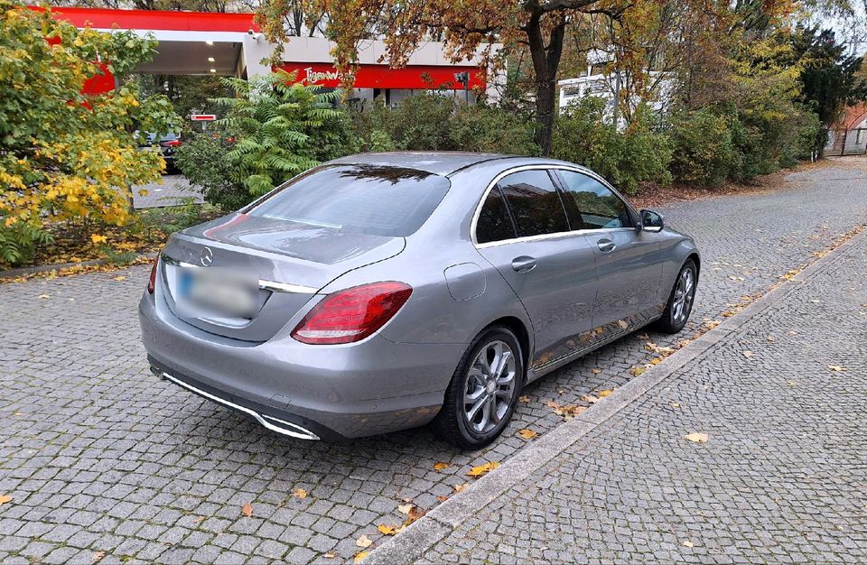 Mercedes C Klasse W205 Automatik Avantgarde in Berlin