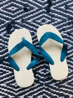 Flipflops badelatschen 80er blau weiß vintage 23 badeschuhe Kind Düsseldorf - Rath Vorschau