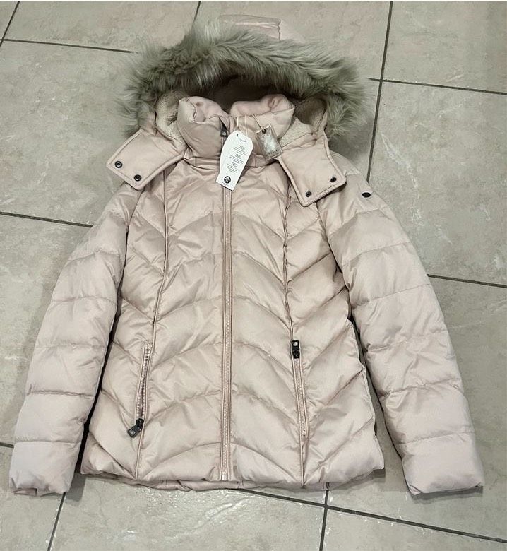 Esprit Daunenjacke in rosa  Neu, NP 129,99 Euro in Zeil