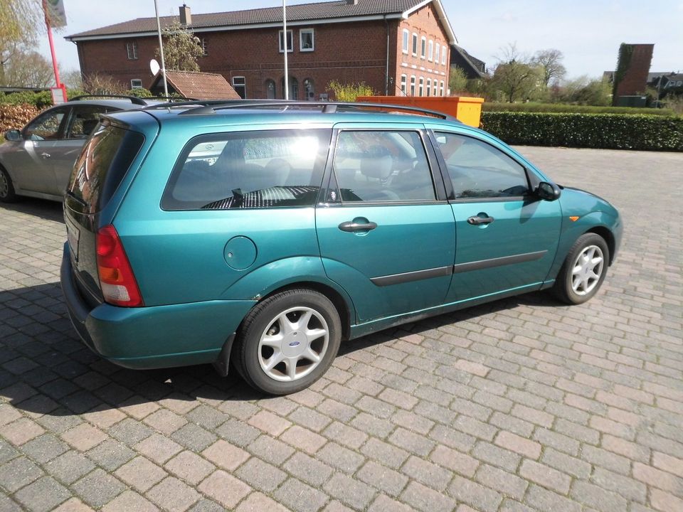 Ford Focus 1.6 Turnier Ghia / TÜV 12/2024 in Leezen