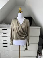Zara Satin Bluse langarm V-Ausschnitt Perlen Größe XS grün Nordrhein-Westfalen - Altena Vorschau