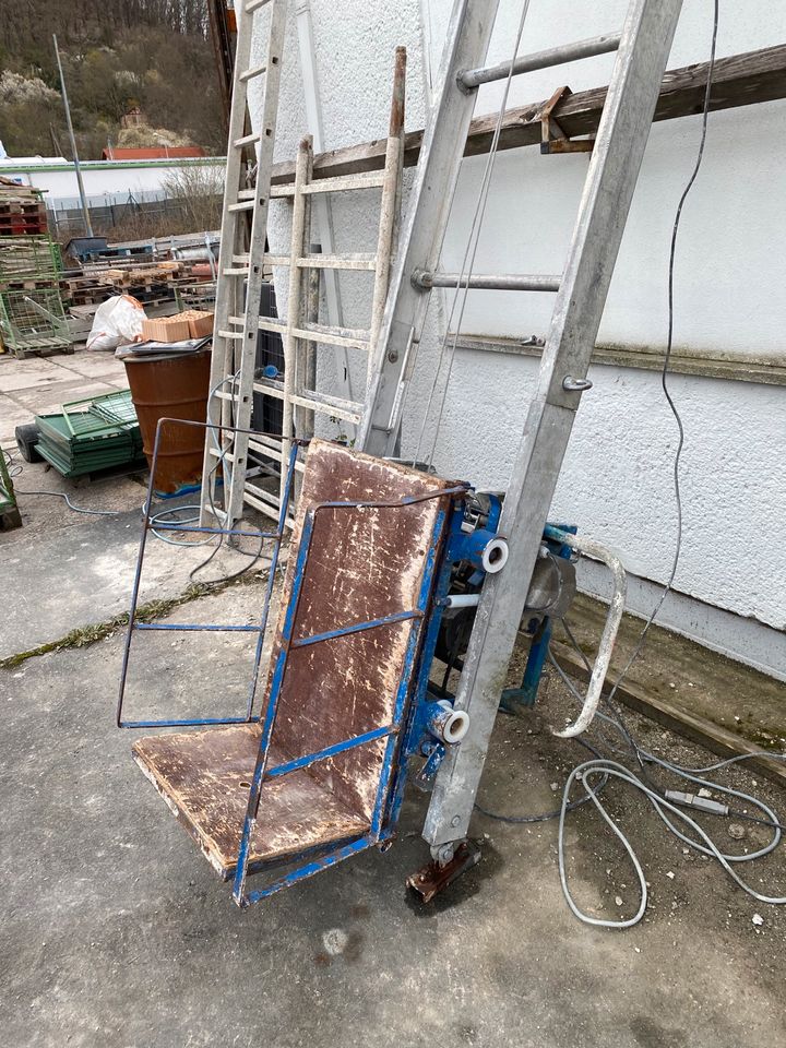 Robuster Schrägaufzug, Dachdeckeraufzug Länge 13 m mit Kippmulde in Rudolstadt