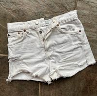 ZARA Jeans Shorts weiß Gr. 36 S Nordrhein-Westfalen - Wesel Vorschau