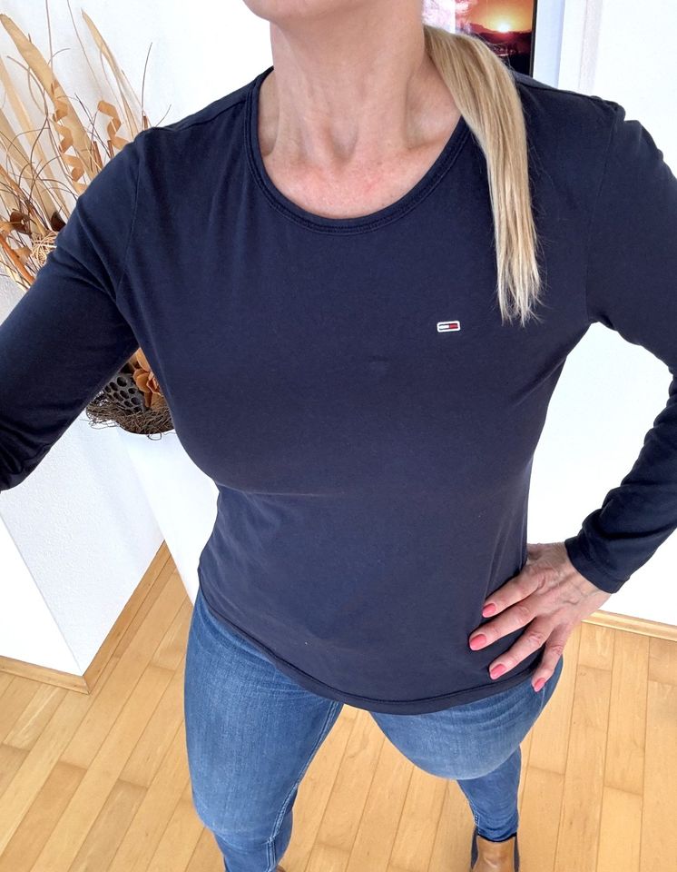 Tommy Hilfiger Langarmshirt in dunkelblau Gr.XS in Poing