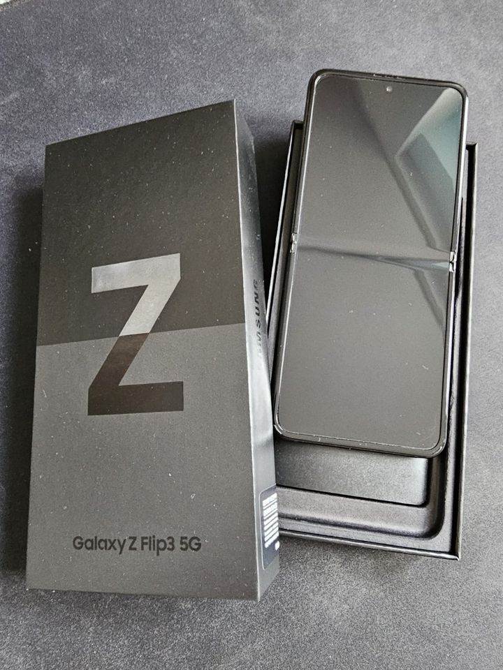 Samsung Galaxy Z Flip 3 mit 256 GB Speicher in Wettenberg