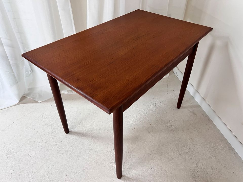 Schreibtisch oder Küchentisch mit Schublade Vintage Design Mid Century Dänemark Teakholz Holztisch 60er Jahre Esstisch in Berlin