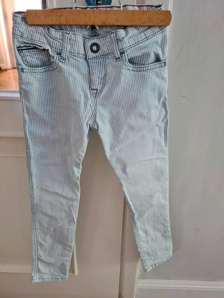 Tommy Hilfiger Jeans gestreift Gr 116 122 in Hannover