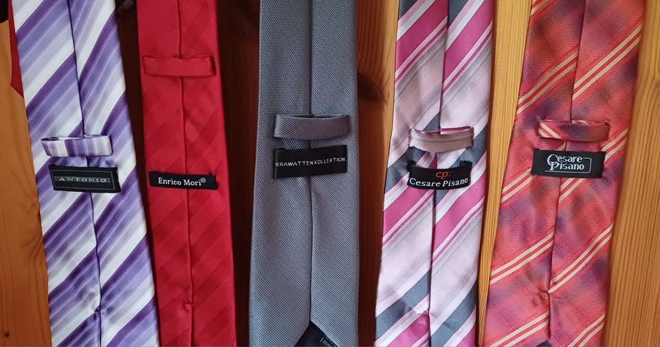 Krawatte Krawatten Schlips Schlip blau rosa rot lila in Dithmarschen -  Heide | eBay Kleinanzeigen ist jetzt Kleinanzeigen