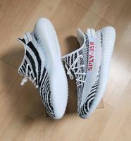 YEEZY 350 ZEBRA WIENEU! 45 Hannover - Ahlem-Badenstedt-Davenstedt Vorschau