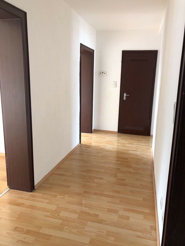 Helle 3-Zimmer-Wohnung, Balkon, Kreishausnähe in Lüdenscheid