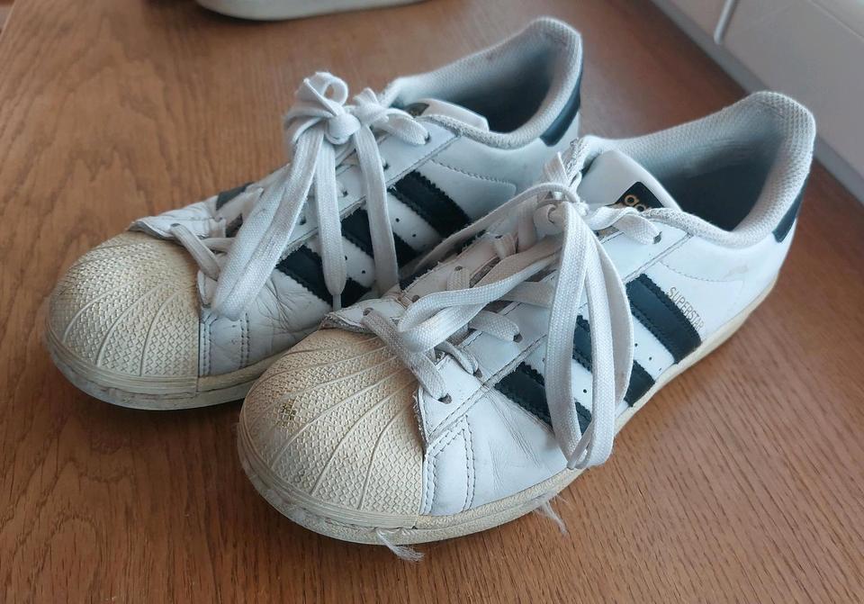 Adidas Superstar weiB GroBe 37 5
