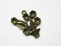 4 Charm Anhänger bronze Metall Blumentopf 3 x 2,7 cm Blumen Nordrhein-Westfalen - Siegen Vorschau