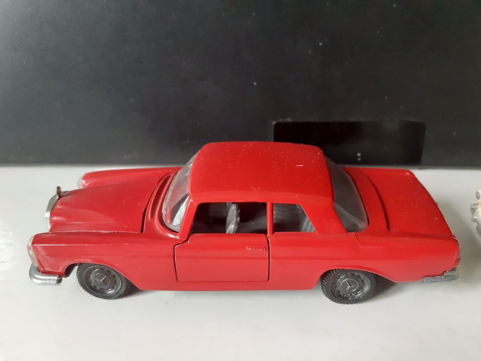 Corgi Toys VW 1500 Karmann Ghia + Auto Pilen MB 250 Coupe in Berlin