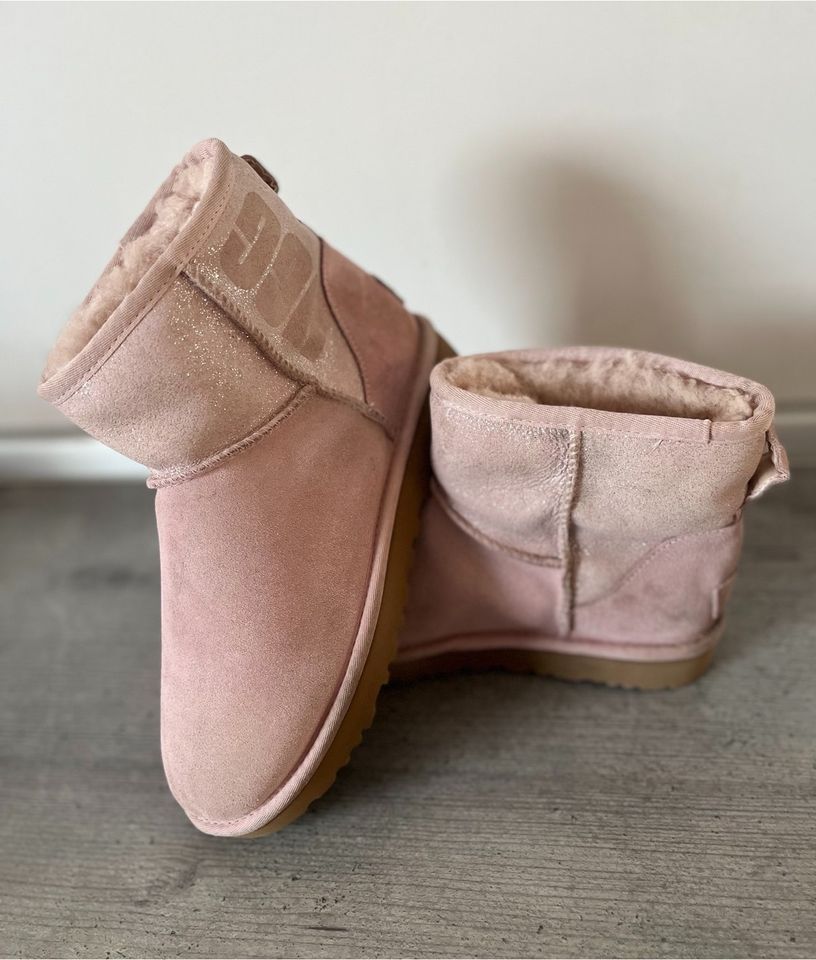 UGG Lammfell Boots Stiefel in Krefeld