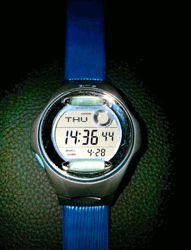 Neue CASIO Armbanduhr silber, blaues Band ungetragen in Roth