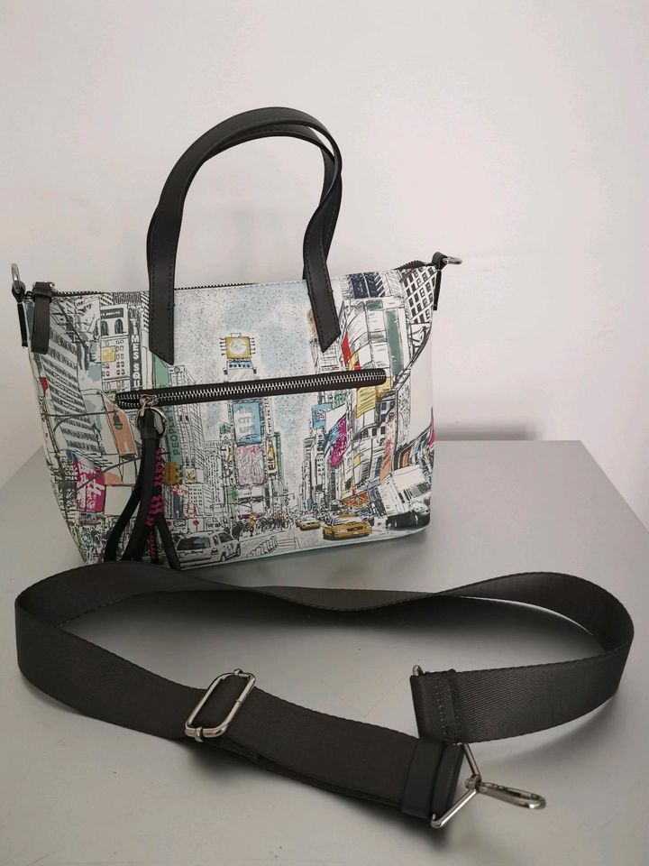 Parfois Tasche mit Print New York in Berlin