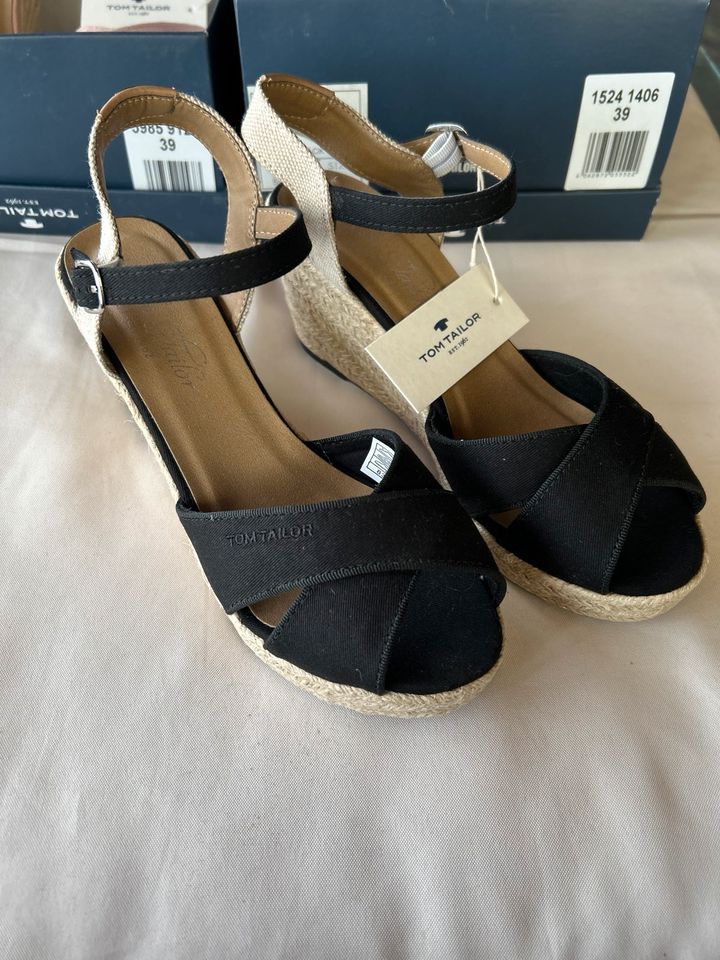 Tom Tailor Damen Sandalen Keilabsatz schwarz & altrosa in Dassow